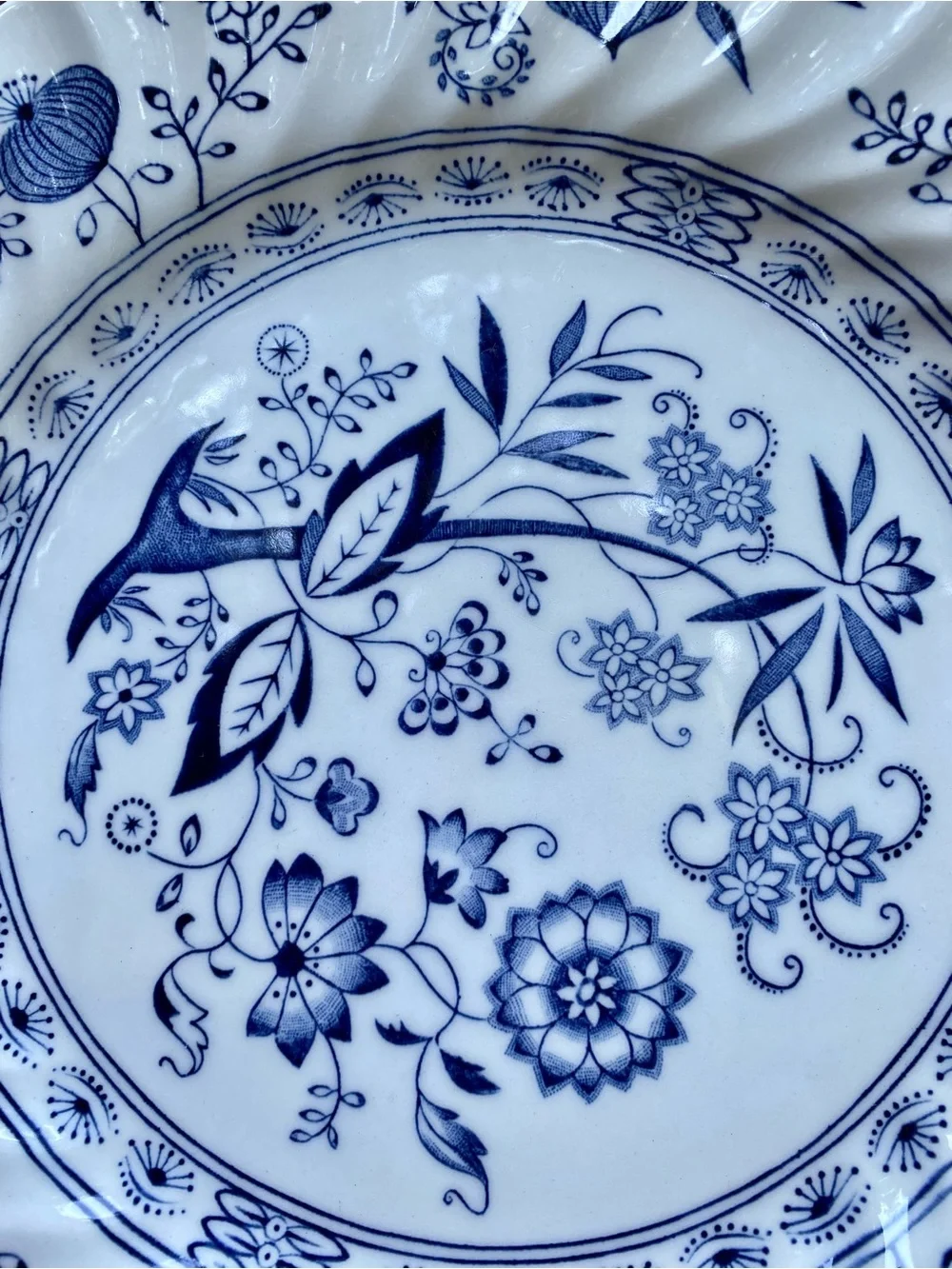 Johnson Bros. Nordic / Blue Onion Scalloped Crimped Dinner Plate